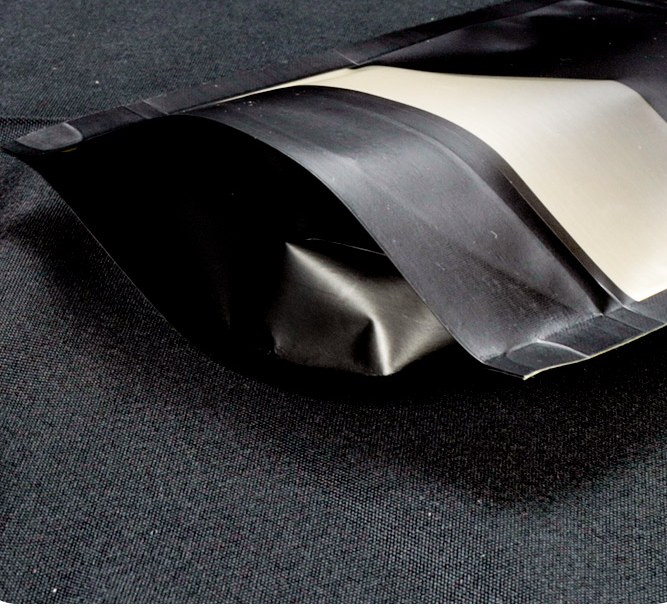Black Matte Window Kraft Bag detail 4