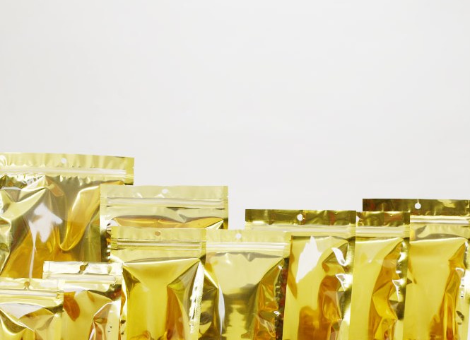 Gold-Lined Glossy Zip Bag detail 7