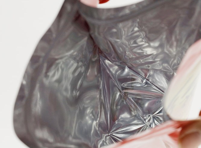 Heavy-Duty Red Foil Tea Pouch detail 5